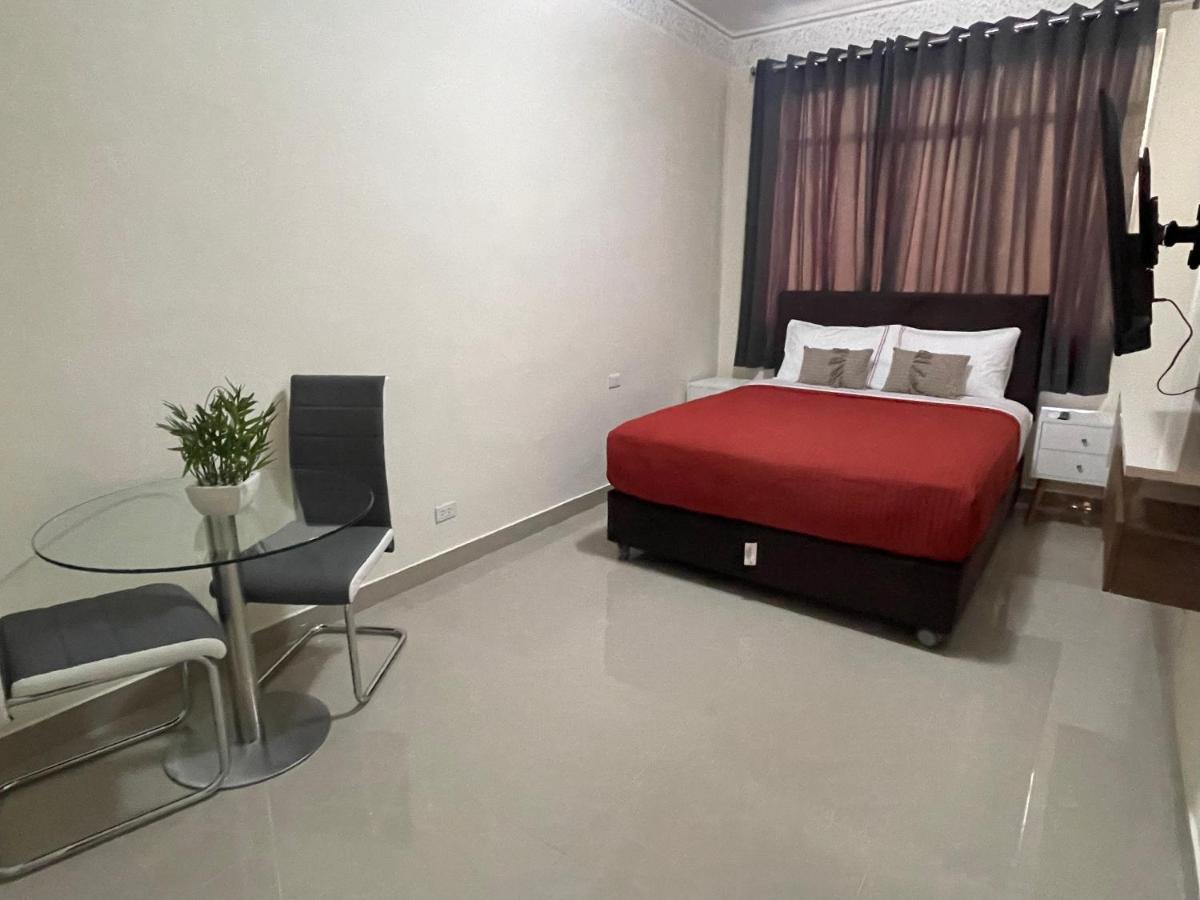 Hotel Calmelia Piura Esterno foto
