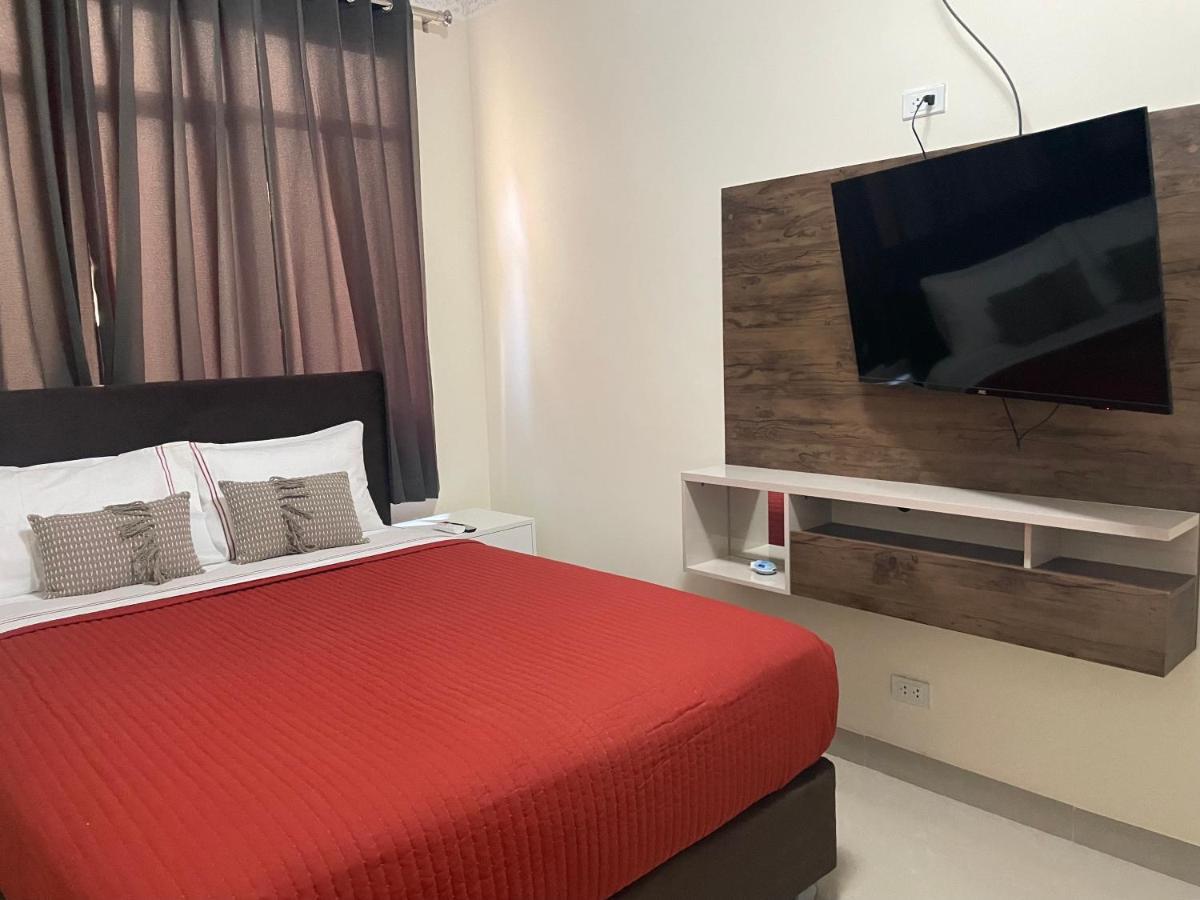 Hotel Calmelia Piura Esterno foto