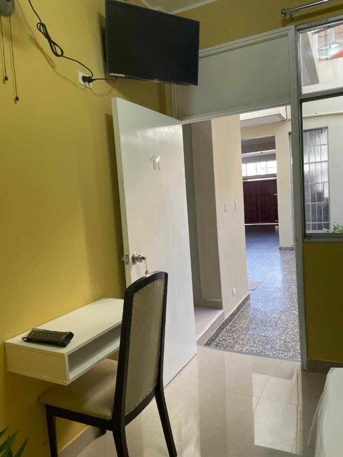 Hotel Calmelia Piura Esterno foto